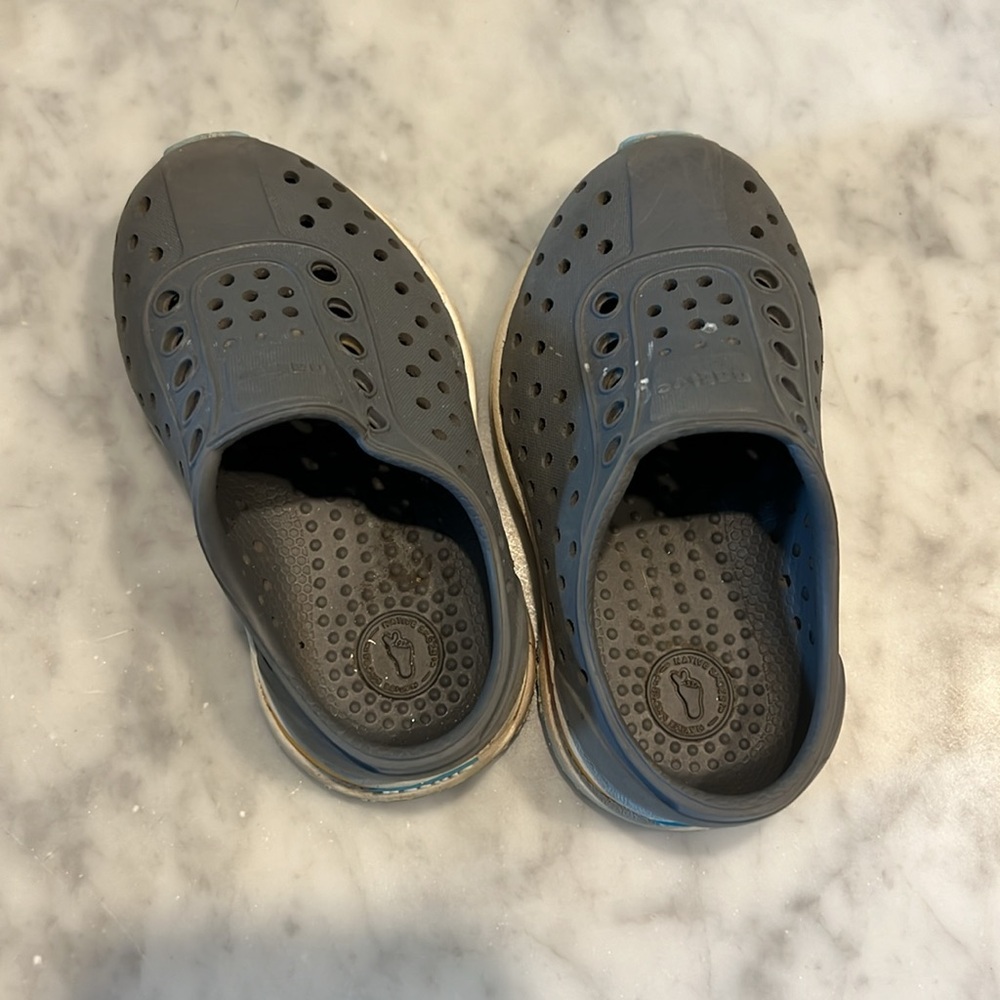 Native slip on Robbie’s - Picture 5 of 5